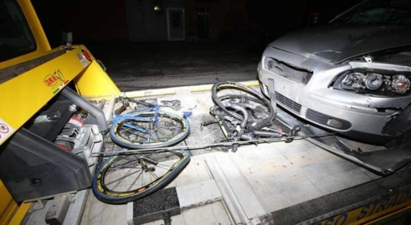 Altri due ciclisti uccisi: travolti da un automobilista ubriaco e senza assicurazione