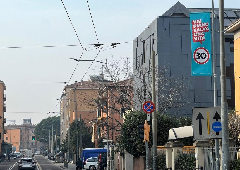 Bologna Città 30, primo bilancio positivo: dopo 4 settimane in calo gli incidenti