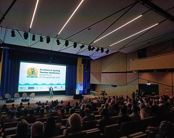 EuroVelo & Cycling Tourism Conference: +10% di bici lungo la rete europea. FIAB: “Abbiamo portato la best practice della Ciclovia dei Parchi della Calabria” EuroVelo & Cycling Tourism Conference: +10% di bici lungo la rete europea. FIAB: “Abbiamo portato la best practice della Ciclovia dei Parchi della Calabria”