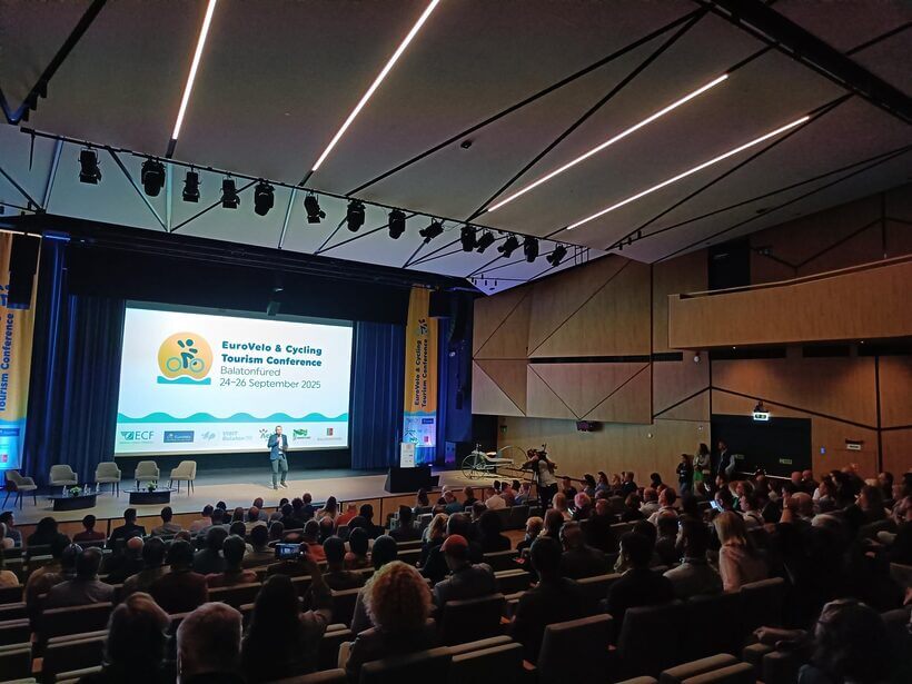 EuroVelo & Cycling Tourism Conference: +10% di bici lungo la rete europea. FIAB: “Abbiamo portato la best practice della Ciclovia dei Parchi della Calabria” EuroVelo & Cycling Tourism Conference: +10% di bici lungo la rete europea. FIAB: “Abbiamo portato la best practice della Ciclovia dei Parchi della Calabria”