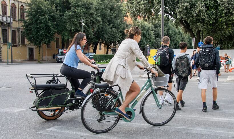 Carta della Mobilità delle Donne: tutti i dati del position paper. Il 35% degli spostamenti legato a gestione famigliare