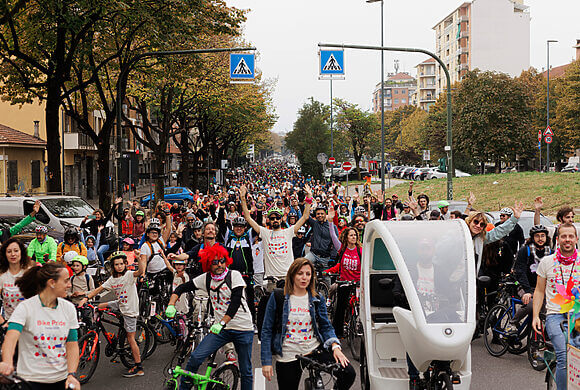 Com’è pedalare a Torino. L’intervista a FIAB Bike Pride. “Su alcune ciclabili +83% di passaggi. Servono manutenzione e inclusività”
