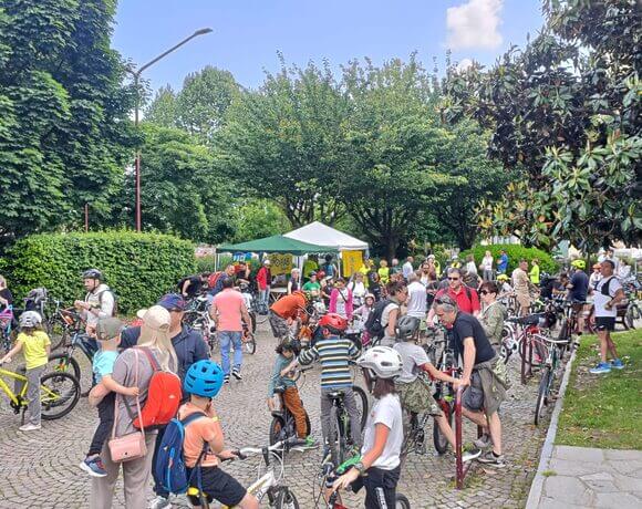 Bike to school, abbiamo un problema. Secondo il 41% degli italiani per i bambini pedalare è diventato più pericoloso negli ultimi 12 mesi Bike to school, abbiamo un problema. Secondo il 41% degli italiani per i bambini pedalare è diventato più pericoloso negli ultimi 12 mesi