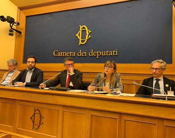 Proposta di legge sulla mobilità attiva: i punti del testo presentato oggi alla Camera dei Deputati Proposta di legge sulla mobilità attiva: i punti del testo presentato oggi alla Camera dei Deputati