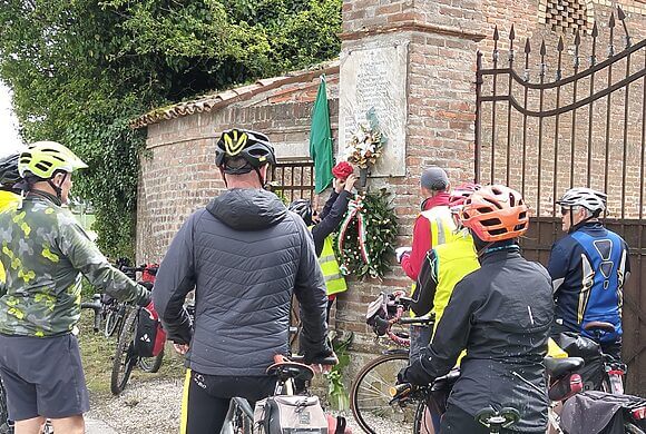 Resistere Pedalare Resistere 2026, per il 25 aprile le cordate FIAB celebrano la Liberazione tra Nocera Umbra e Foligno