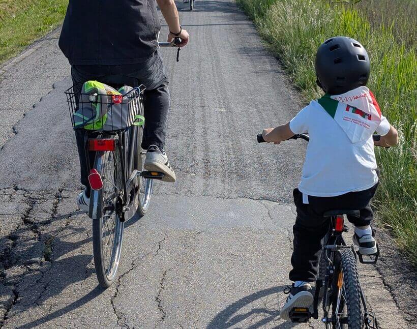 Resistere, pedalare, resistere. La gallery fotografica del 25 aprile con FIAB