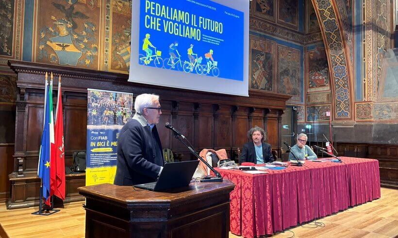 Flavio Lotti (Tavolo della Pace) all’Assemblea FIAB: “L’alleanza con Paciclica deve continuare. Chi ama la bici ha un futuro più grande del passato”