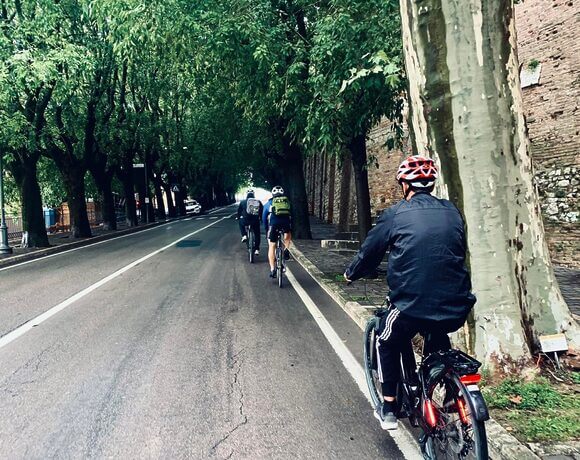 Com’è pedalare a Perugia? “La sicurezza stradale è la principale barriera all’ingresso. In città sempre più ebike”