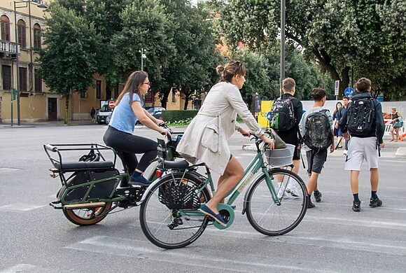 Al lavoro in bici: è un nostro diritto. Il messaggio di FIAB per celebrare il Primo Maggio