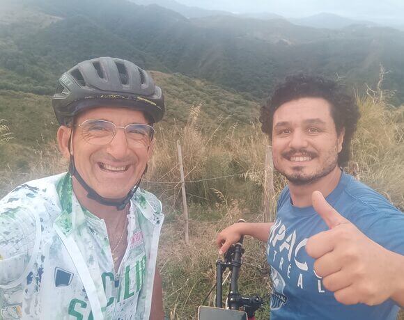 Terra Comune, dalla Sicilia all’India un viaggio da oltre 10mila km in bicicletta. Due cicloviaggiatori contro l’indifferenza