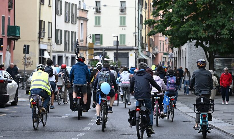 Green&Blue Festival: a Milano FIAB organizza il workshop “La strada è di tutti” per una cultura della mobilità fatta di sicurezza e diritti Green&Blue Festival: a Milano FIAB organizza il workshop “La strada è di tutti” per una cultura della mobilità fatta di sicurezza e diritti