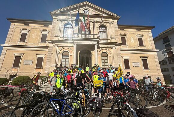 La forza di FIAB: in Veneto pedalata politica da oltre 100 persone per migliorare le infrastrutture. Dal ponte di Vidor sul Piave alla ciclovia Monaco – Venezia