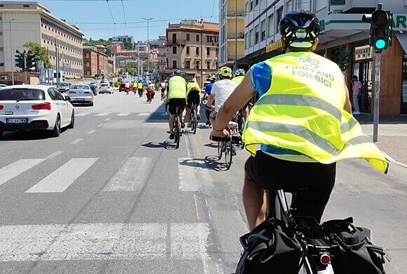 A che punto è la Ciclovia Adriatica dieci anni dopo la Bicistaffetta FIAB? Il focus sulle Marche