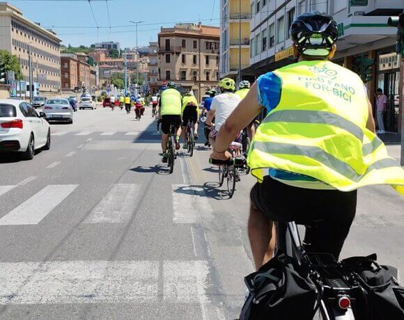 A che punto è la Ciclovia Adriatica dieci anni dopo la Bicistaffetta FIAB? Il focus sulle Marche