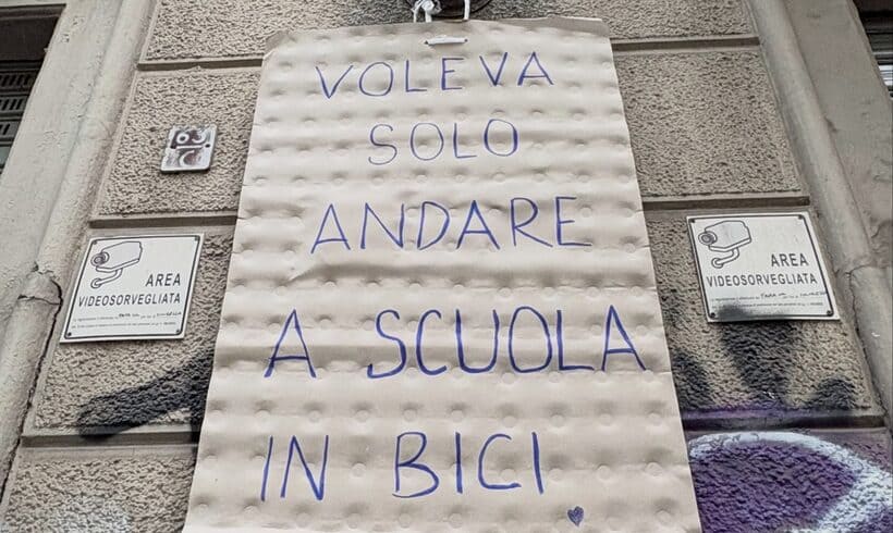 A Torino un bambino è stato ucciso mentre andava a scuola in bicicletta da una persona in auto. Non fermiamoci
