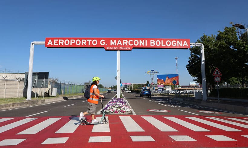 Bologna pedala fino al terminal: il rinnovo della certificazione Azienda Bike Friendly dell’Aeroporto Marconi Bologna pedala fino al terminal: il rinnovo della certificazione Azienda Bike Friendly dell’Aeroporto Marconi