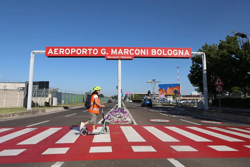 Bologna pedala fino al terminal: il rinnovo della certificazione Azienda Bike Friendly dell’Aeroporto Marconi Bologna pedala fino al terminal: il rinnovo della certificazione Azienda Bike Friendly dell’Aeroporto Marconi